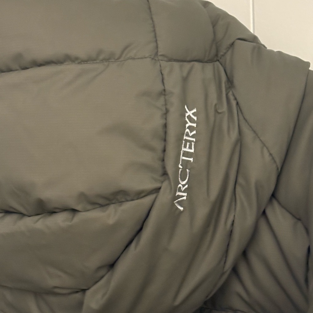 Arc'teryx Thorium Hoody in Black - Picture 7 of 9
